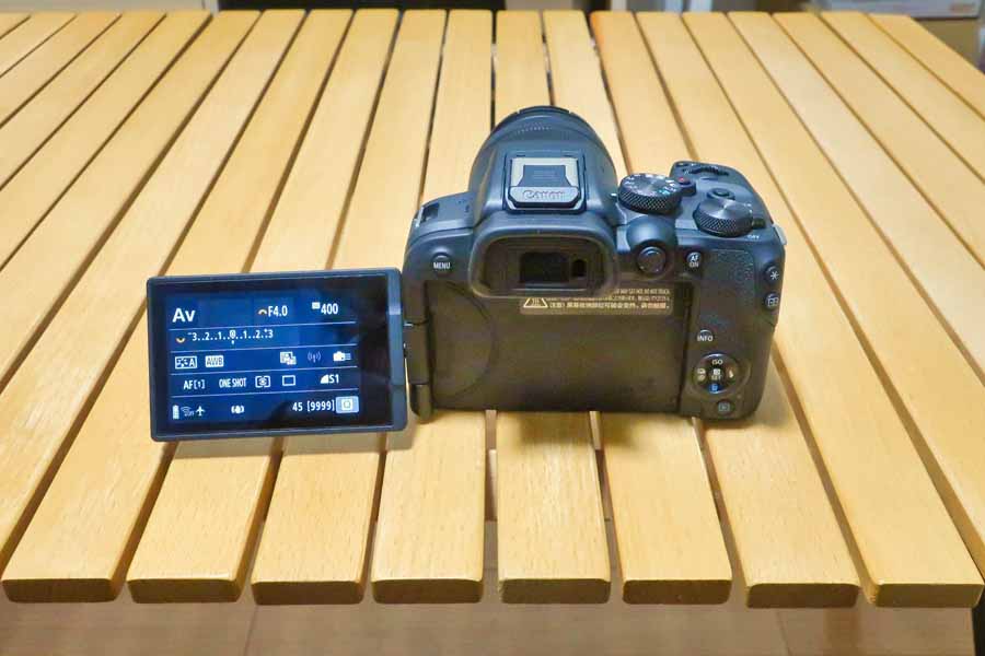 EOS R10 バリアングル液晶