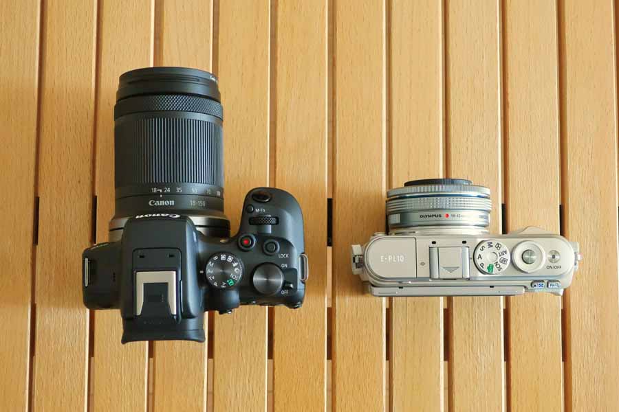 EOS R10 PEN E-PL10 上から 比較