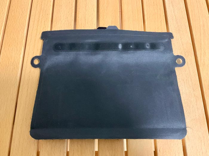 裏側のマジックテープ