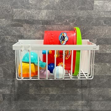 風呂のおもちゃ収納にもなる山崎実業のバスルームバスケット
